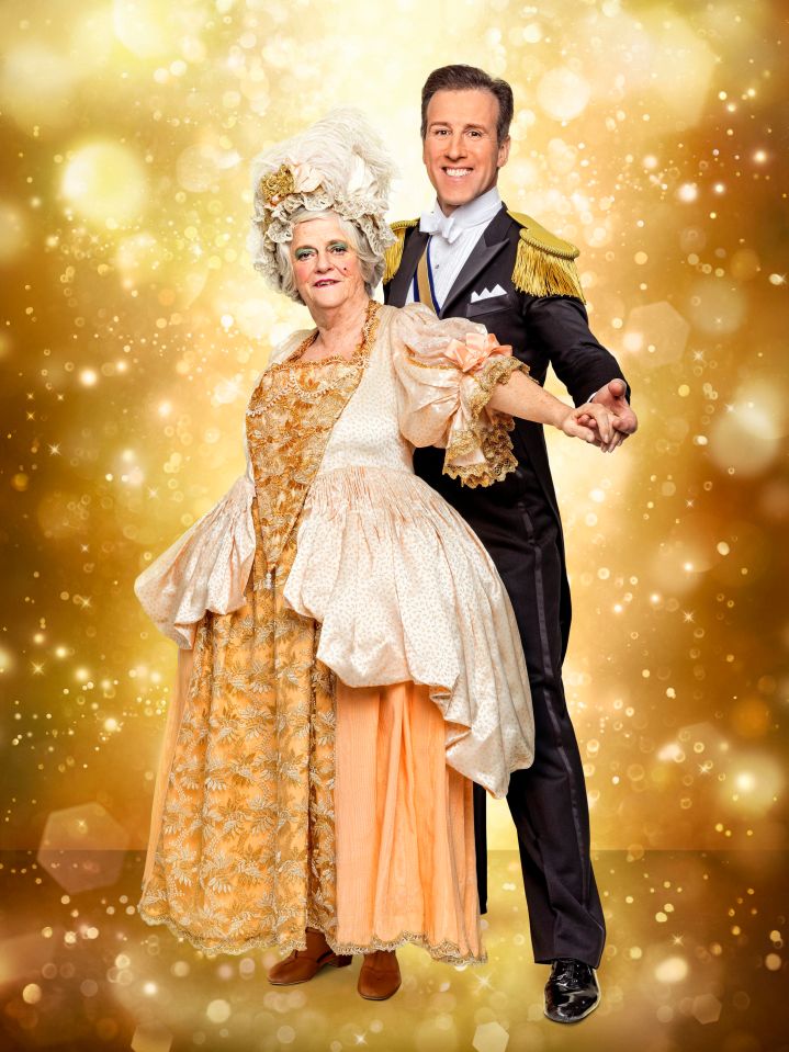 For use in UK, Ireland or Benelux countries only Undated BBC handout photo of Anne Widdecomb and Anton Du Beke who are taking part in this year’s Strictly Come Dancing Christmas Special. PRESS ASSOCIATION Photo. Issue date: Friday December 21, 2018. See PA story SHOWBIZ StrictlyChristmas. Photo credit should read: Guy Levy/BBC/PA Wire NOTE TO […]