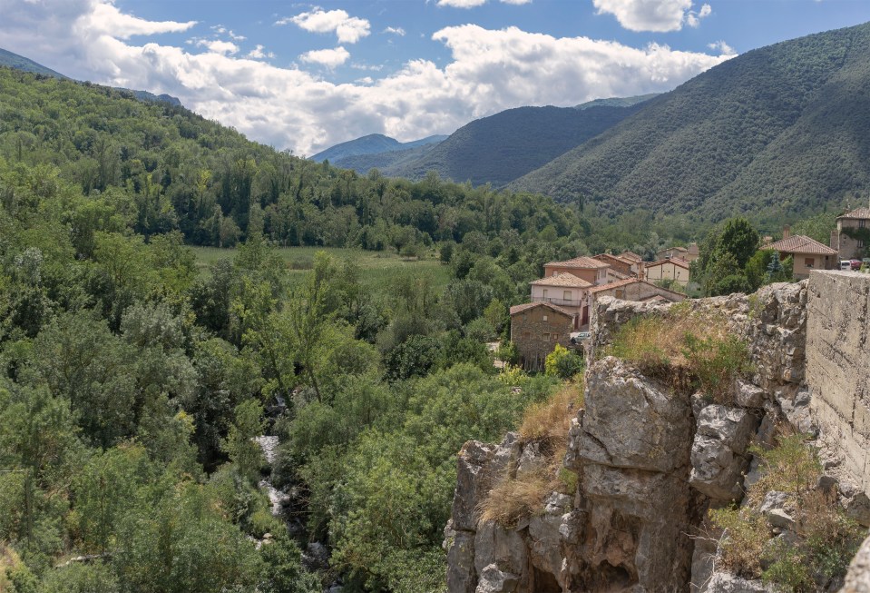 A Brit holidaymaker has died while on a hike near the small town of Anguiano, Spain