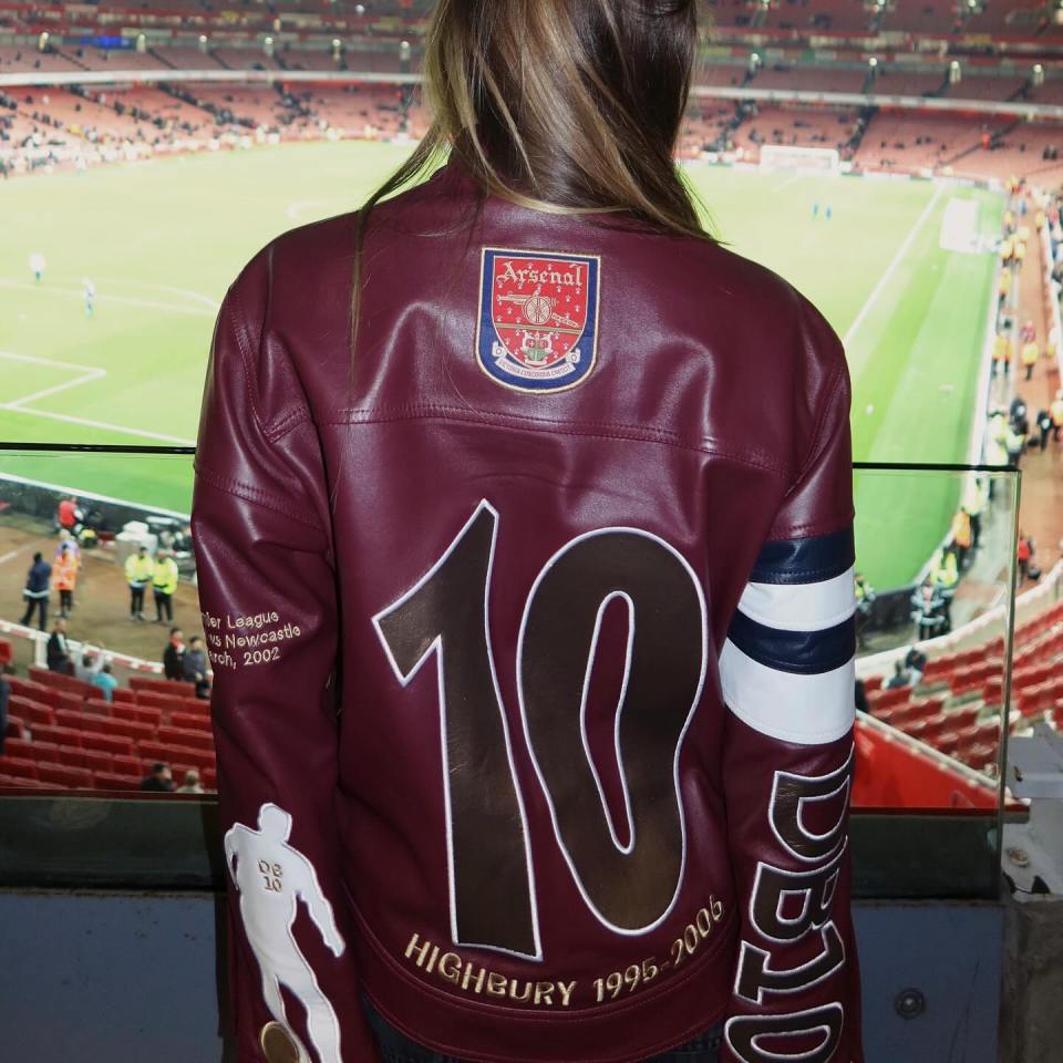 The jacket was fitted with number 10 as a tribute to her father