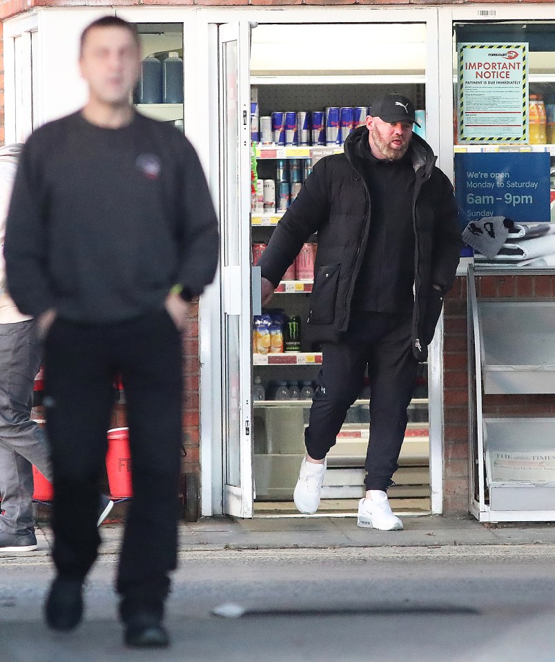 Wayne was seen out at a petrol station yesterday