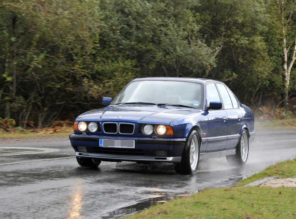 A BMW E34