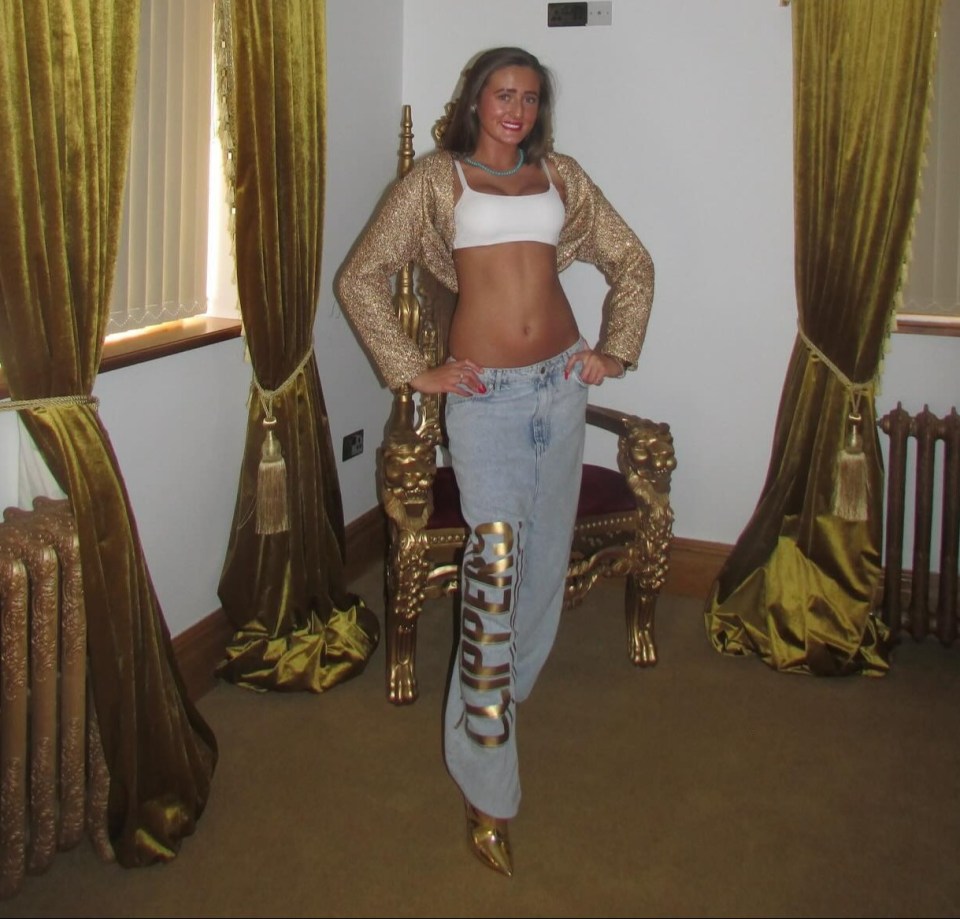 Venezuela Fury showed off her personal style as she posed in her family's £1.7 million mansion