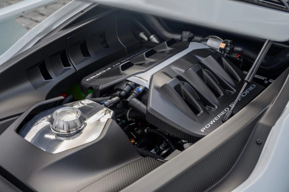 The motor features a twin-turbocharged 3.5-litre Eco boost V6 engine