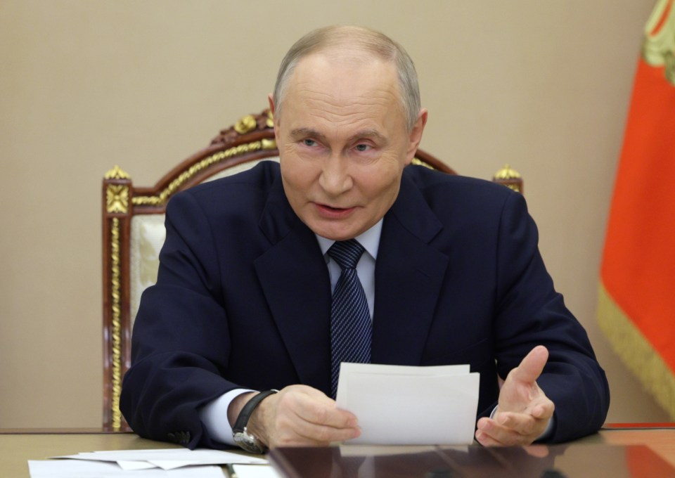 Vladimir Putin  is bluffing with his nuclear blackmail, his former PM says