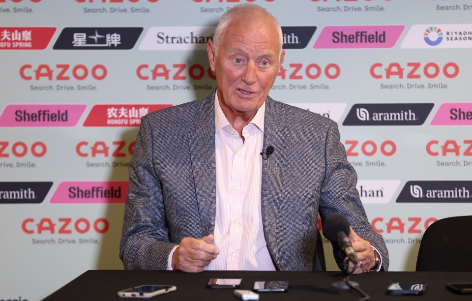 Barry Hearn has responded to ruthless comments from Vincent van der Voort