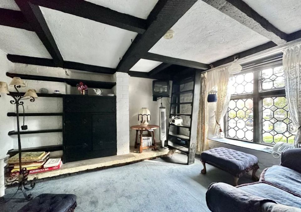 The property saw its asking price slashed by £300,000