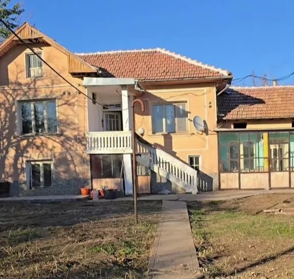 Donna said her spacious new house, pictured, came with a barn and garage