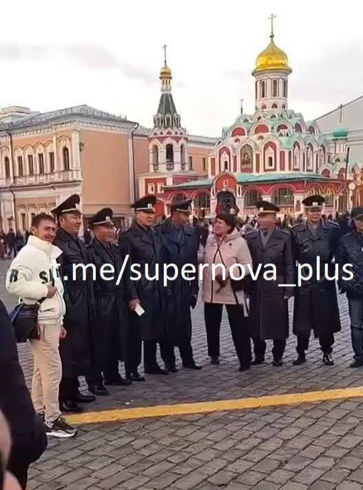 Worrying footage appears to show North Korean soldiers posing for photos in Russia's Red Square