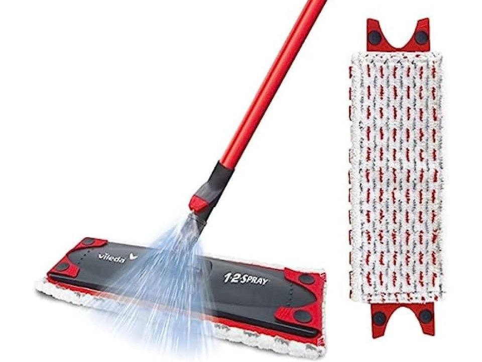 Vileda 12Spray mop with extra replacement head.