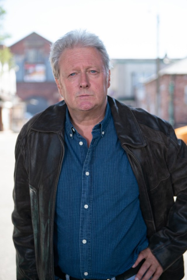 Charlie Lawson has let rip at former Coronation Street bosses in his new autobiography