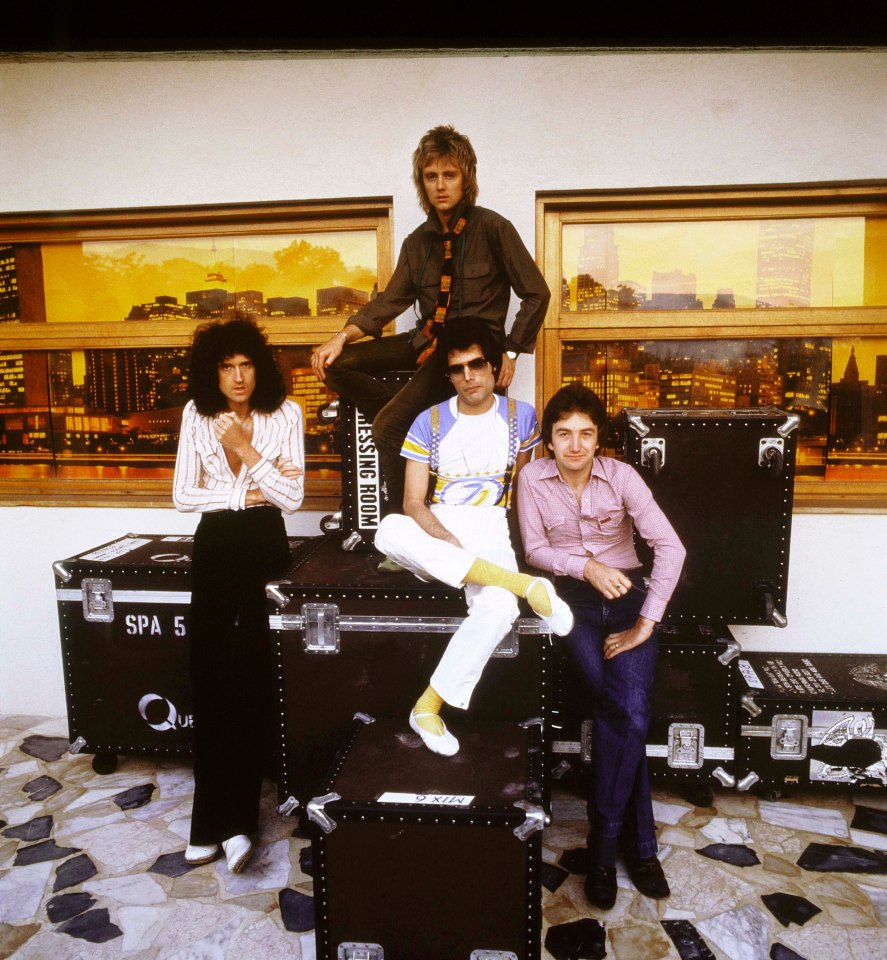 UNSPECIFIED - JANUARY 01: Photo of Freddie MERCURY and Brian MAY and QUEEN and Roger TAYLOR and John DEACON; Posed group portrait - Brian May, Roger Taylor, Freddie Mercury and John Deacon (Photo by RB/Redferns)