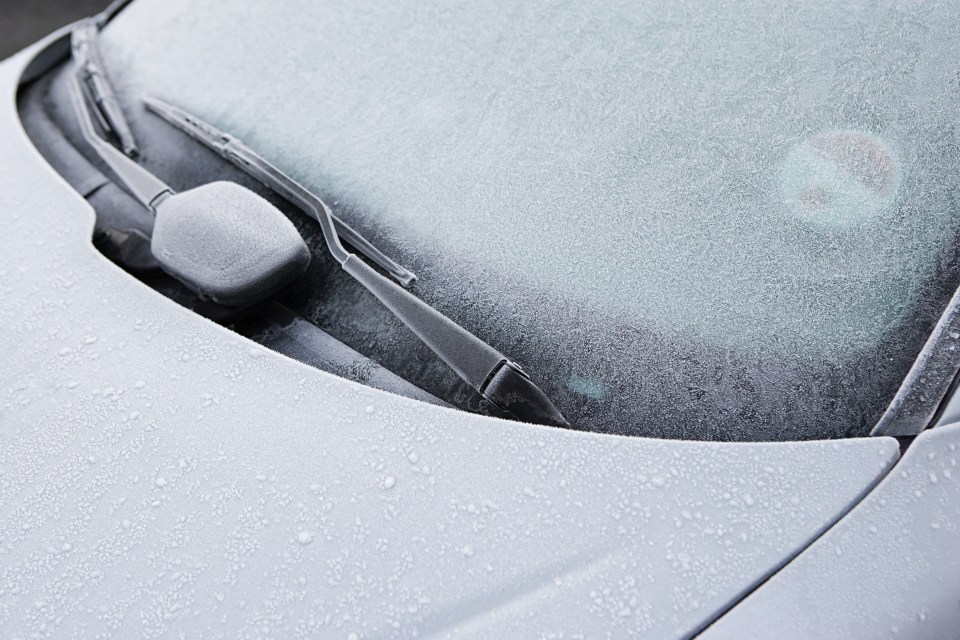 Drivers have been urged to pick up a £1 B&M buy ahead of an 'Arctic freeze' this weekend