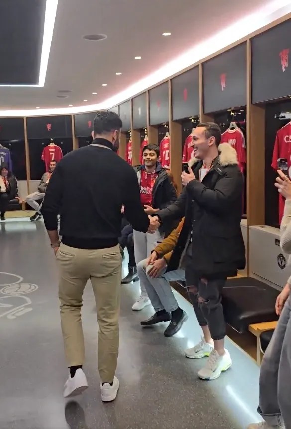 He shook the hands of each fan as he introduced himself during a stadium tour