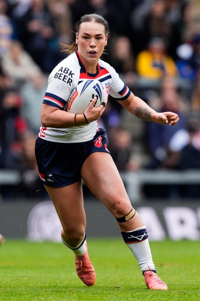 England star Hollie-Mae Dodd is among those calling on NRLW matches to be 80 minutes, not 70