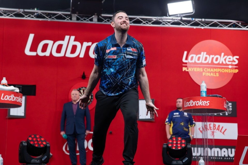 Mandatory Credit: Photo by Ian Stephen/ProSports/REX/Shutterstock (14938687fa) Luke Humphries (ENG) celebrates winning the 2024 Ladbrokes Players Championship at Butlins Minehead, Minehead Players Championships, 2024 Darts Championship - 24 Nov 2024