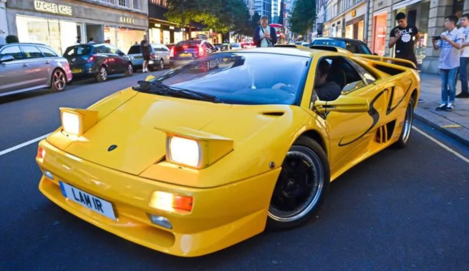 While in 1996, Tyson was seen with a splendid Lamborghini Super Diablo Twin Turbo