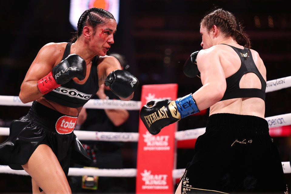 Amanda Serrano didn't let her horror cut deter her and kept marching Katie Taylor down