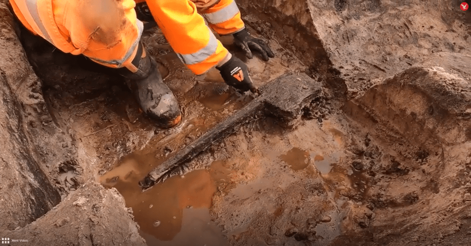 A perfectly preserved tomb was located by researchers containing unbroken pottery, six skeletons, four clay cylinders, and a spearhead