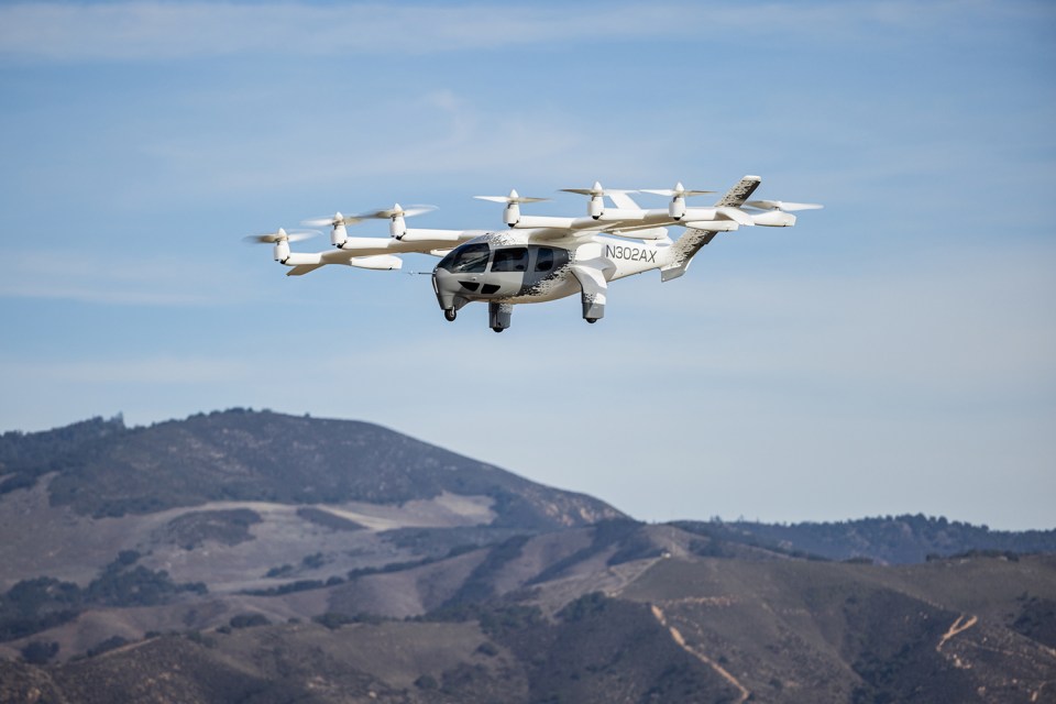 The Midnight uses a combination of six battery packs, each powering a pair of electric engines