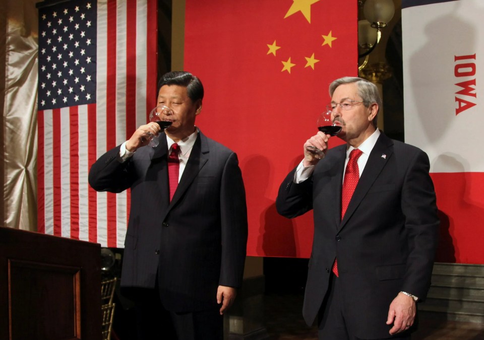 Xi Jinping and Terry Branstad pictured in Des Moines, Iowa in 2012