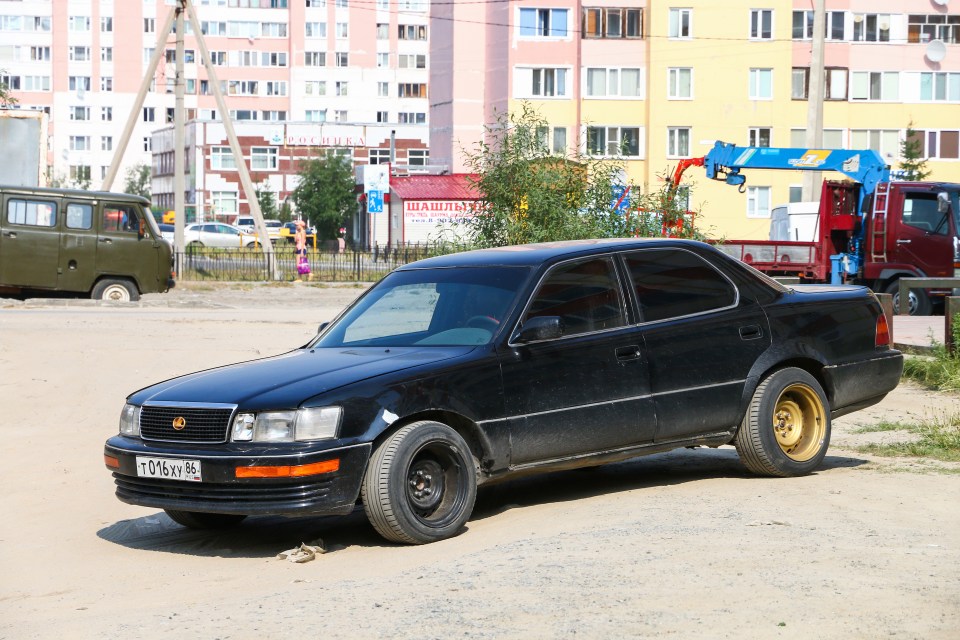 The Lexus LS400