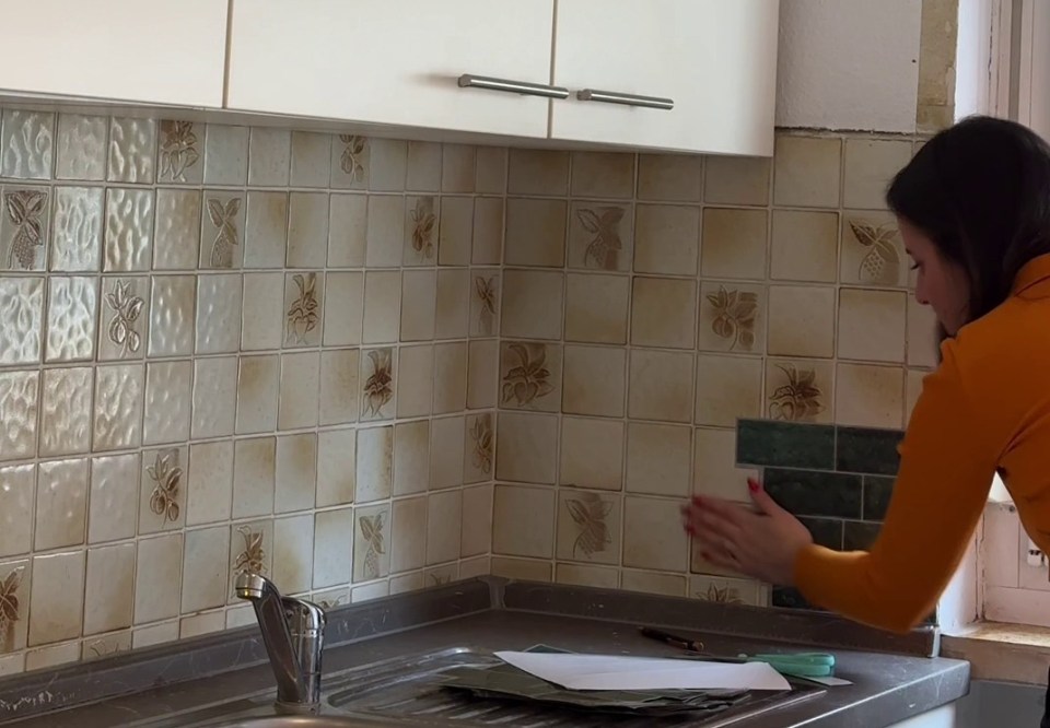 TikTok user Riri showed her followers the DIY upgrade she gave the kitchen in her rental flat