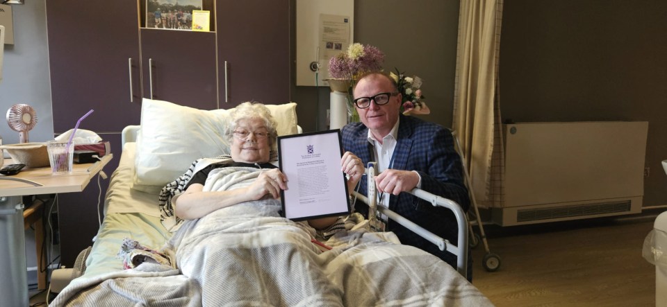 Mary was a dedicated volunteer, whose selflessness was recognised by the Scottish Government while in her hospice bed