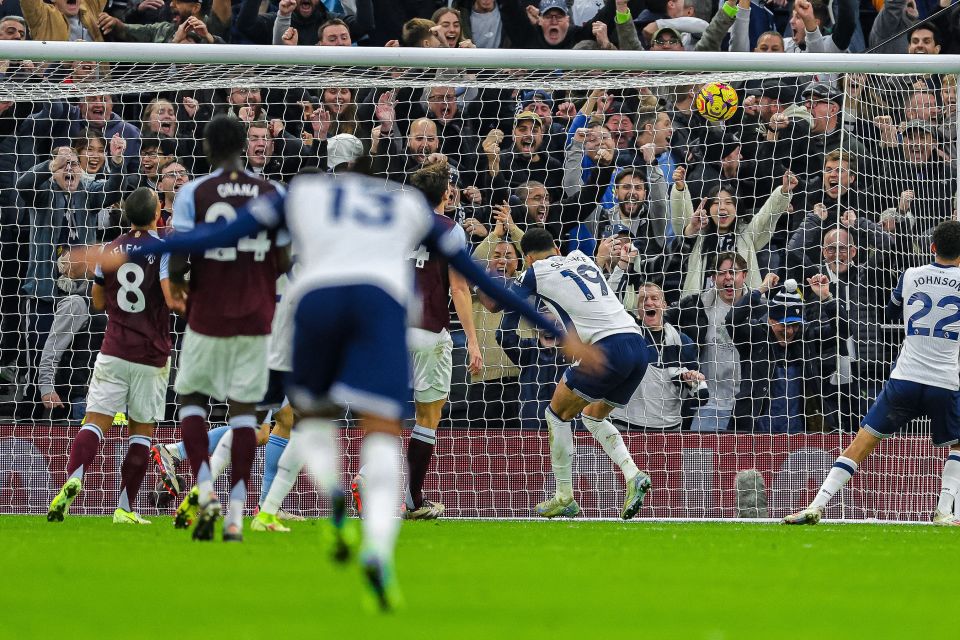 Solanke bagged his second just four minutes after his opener