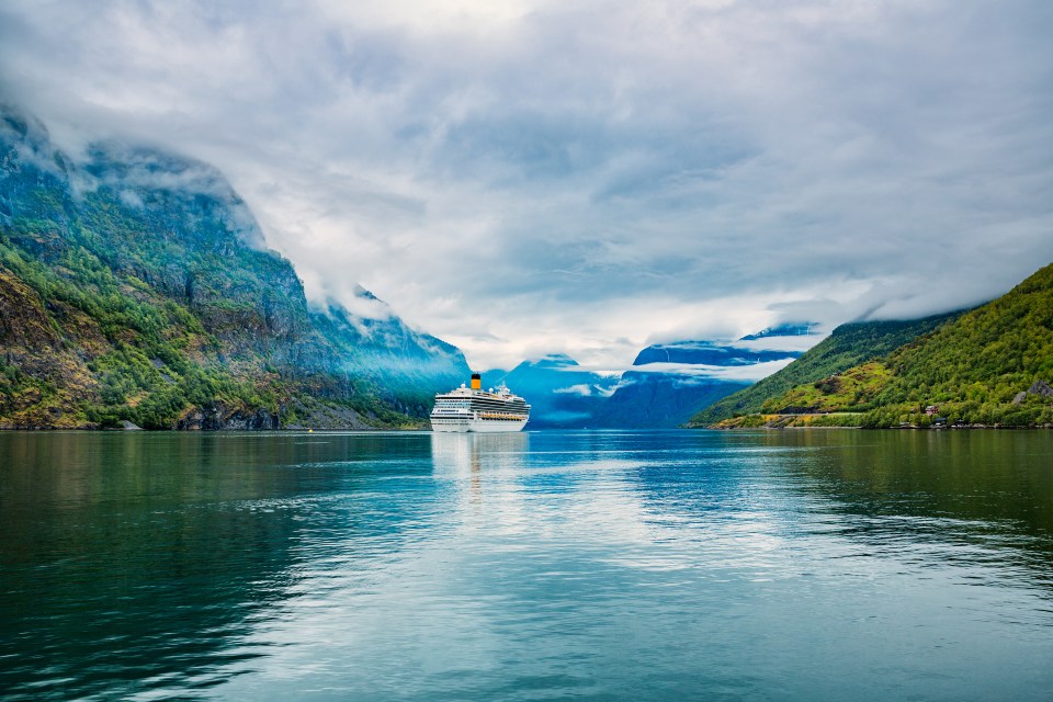 Explore the tranquil Norwegian fjords