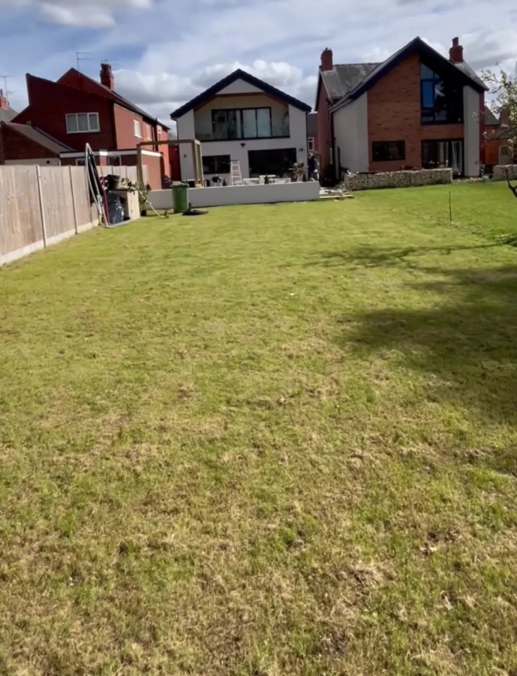 The homeowners didn't add a fence between their properties since they got on so well