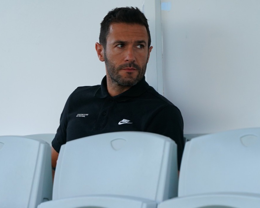 FARO, PORTUGAL - JULY 19:  Hugo Viana of Sporting CP before the start of the Pre-Season Friendly match between Sporting CP and KRC Genk at Estadio Algarve on July 19, 2023 in Faro, Portugal.  (Photo by Gualter Fatia/Getty Images)