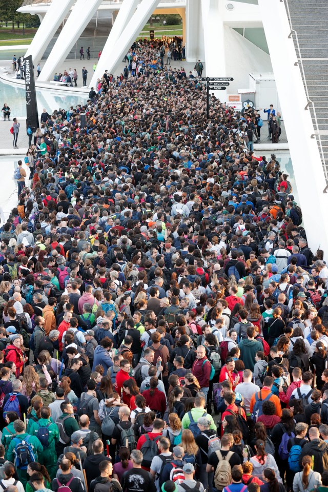 Thousands of people arrive to help with the devastating clean-up