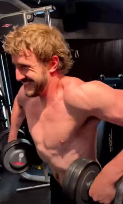 The Irish actor in the gym getting fighting fit for the role