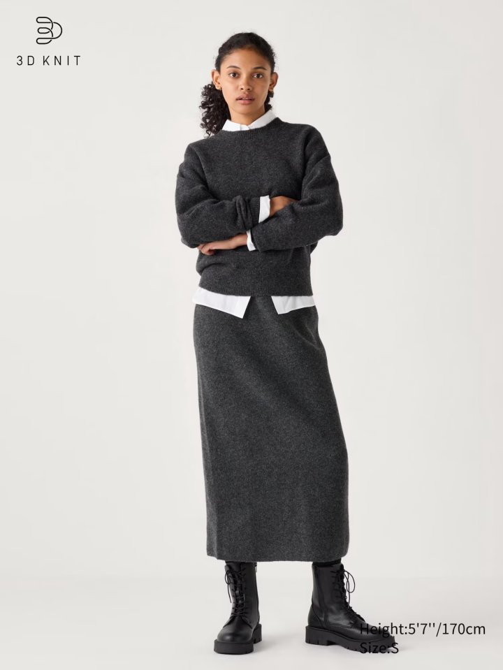 The skirt is currently on sale for less than £20 at Uniqlo - and it comes in other colours too