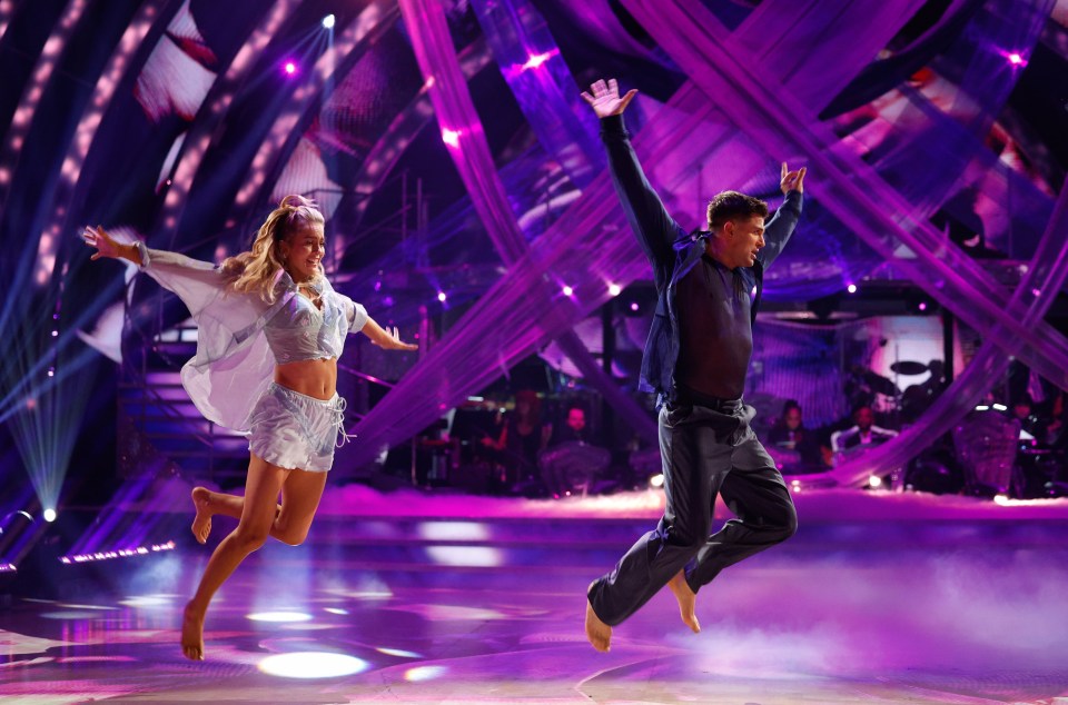 Aljaz and celebrity partner Tasha Ghouri performed a high energy Couple's Choice routine during Icons Week