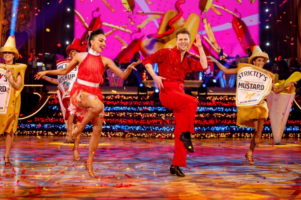 The duo danced to the Ketchup Song on Saturday night