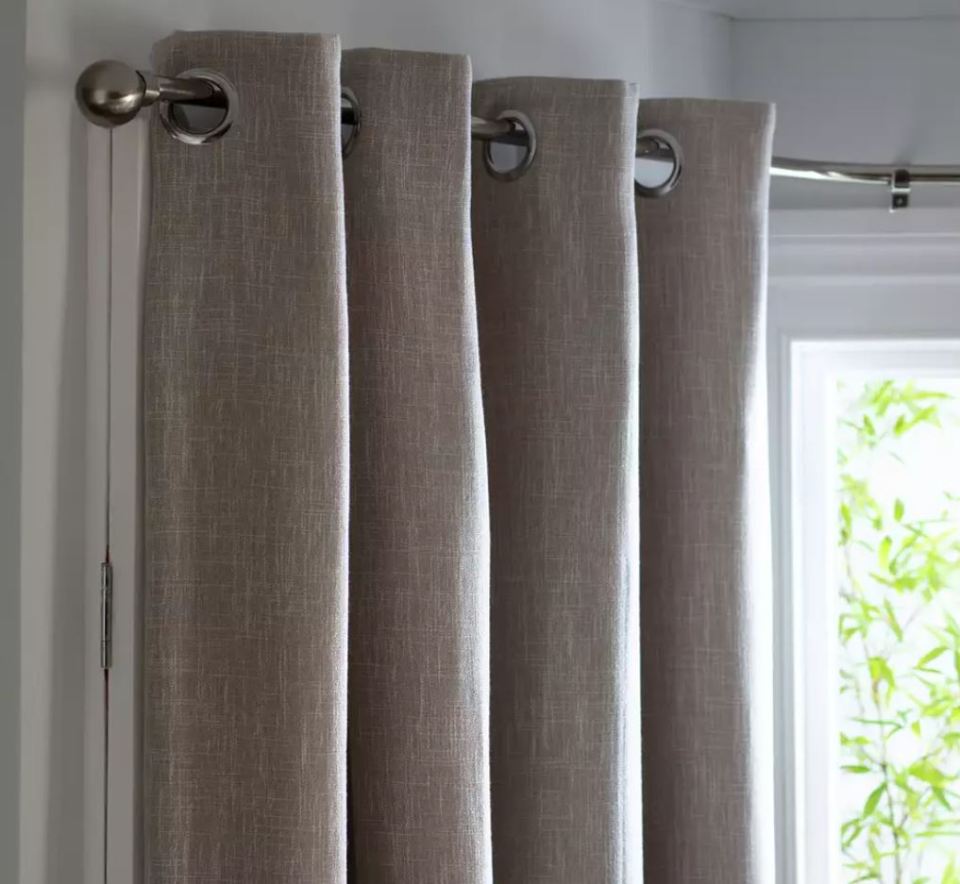 Stop heat from escaping from your home with thermal curtains