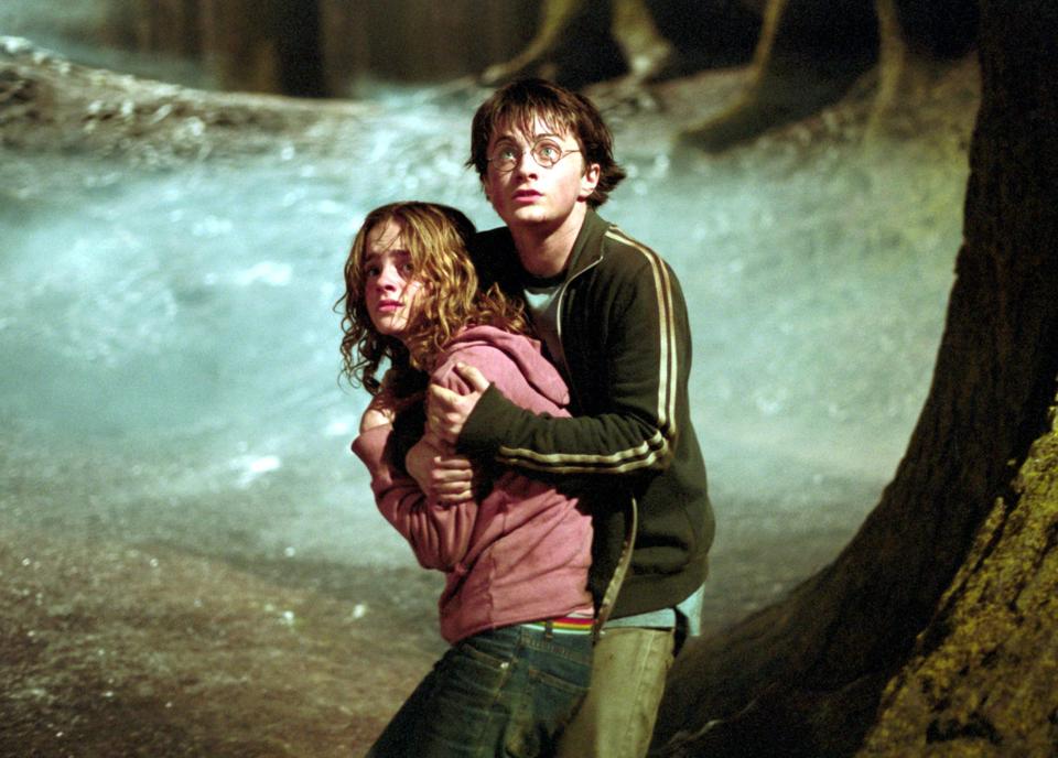 Daniel Radcliffe and Emma Watson in Harry Potter and The Prisoner of Azberjan.