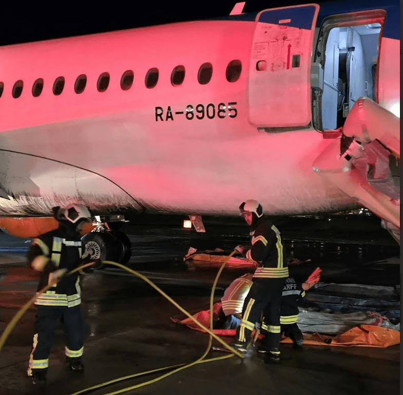 Black burn marks could be seen underneath the plane