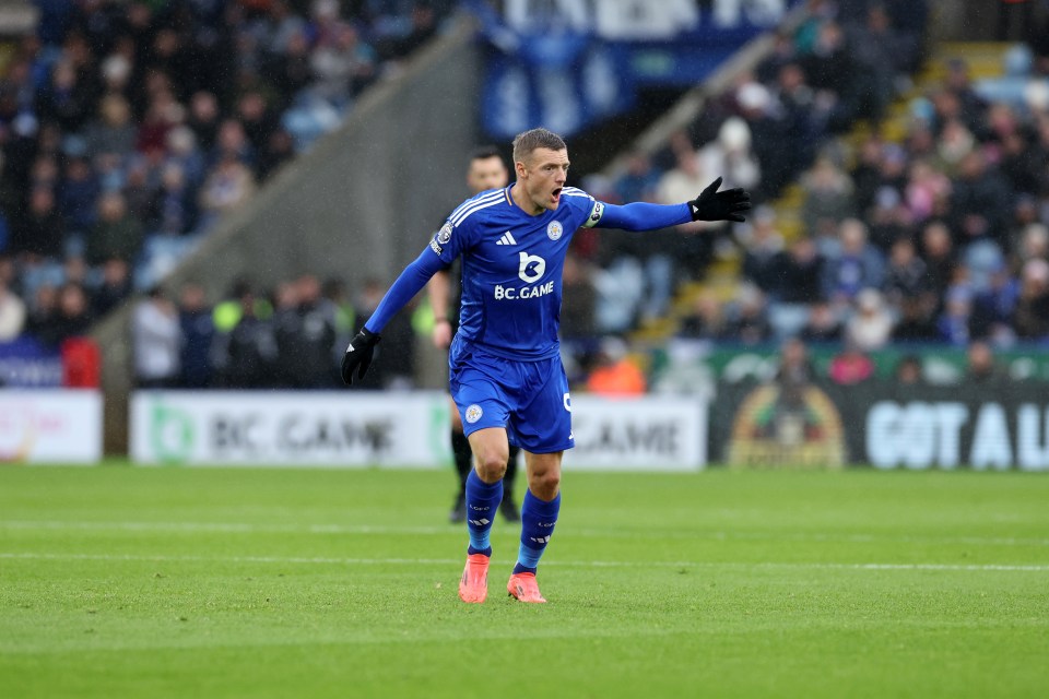 Jamie Vardy led the line for Leicester against Chelsea