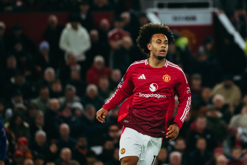 Joshua Zirkzee could be heading for the Man Utd exit door just months after arriving