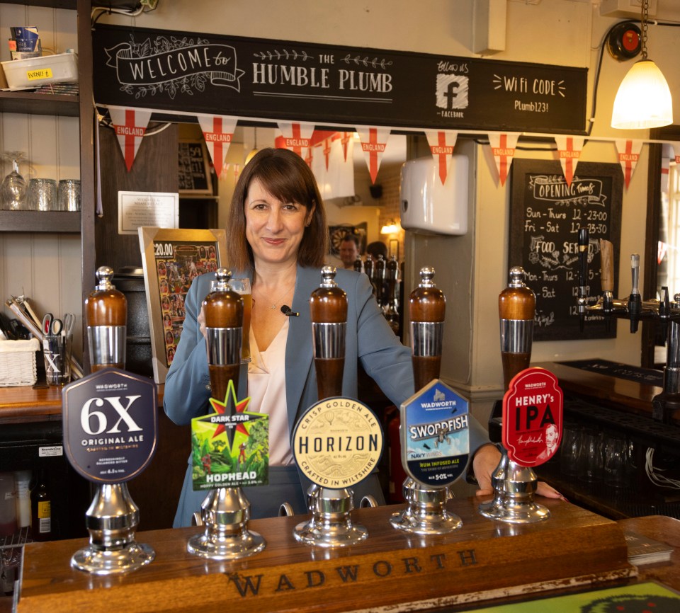 A 'penny off a pint' will make no difference to struggling pubs, Rachel Reeves was warned today