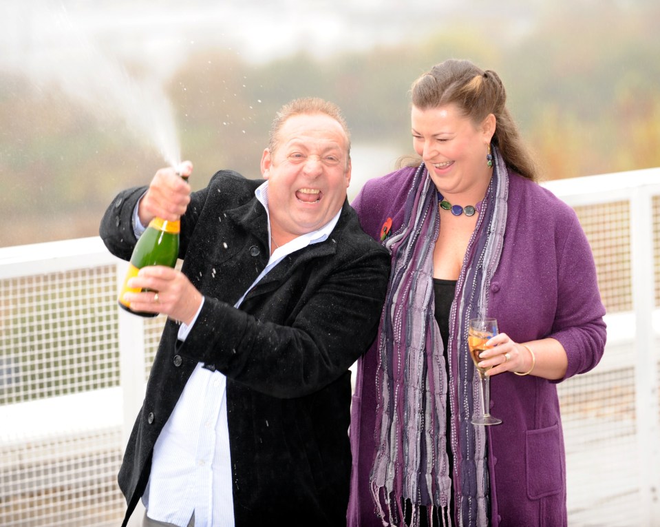 Les Scadding and wife Samantha celebrate their £45million jackpot in 2009