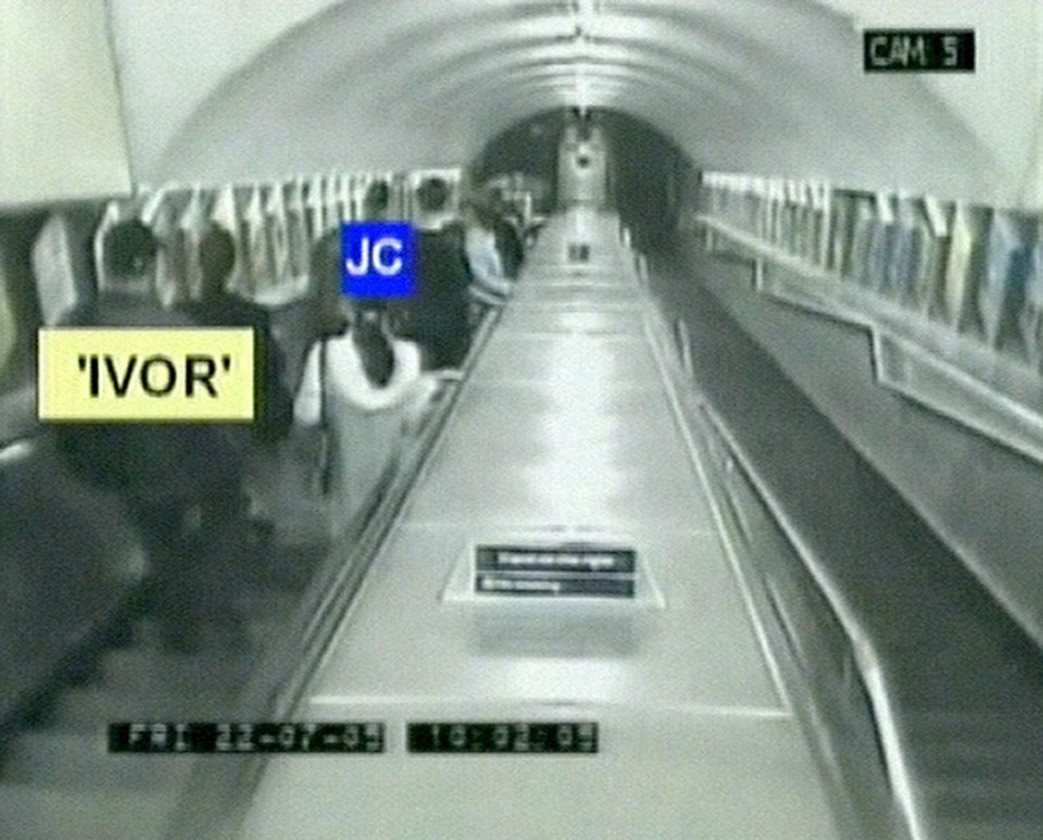 Cops followed Jean Charles down to the train