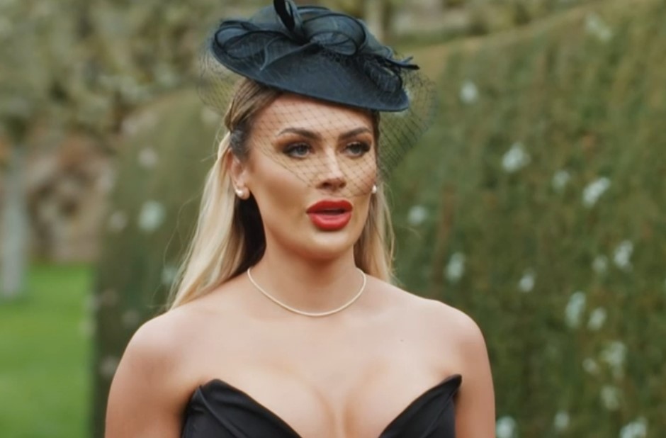 MAFS star Amy Victoria has shared private messages with Polly Sellman