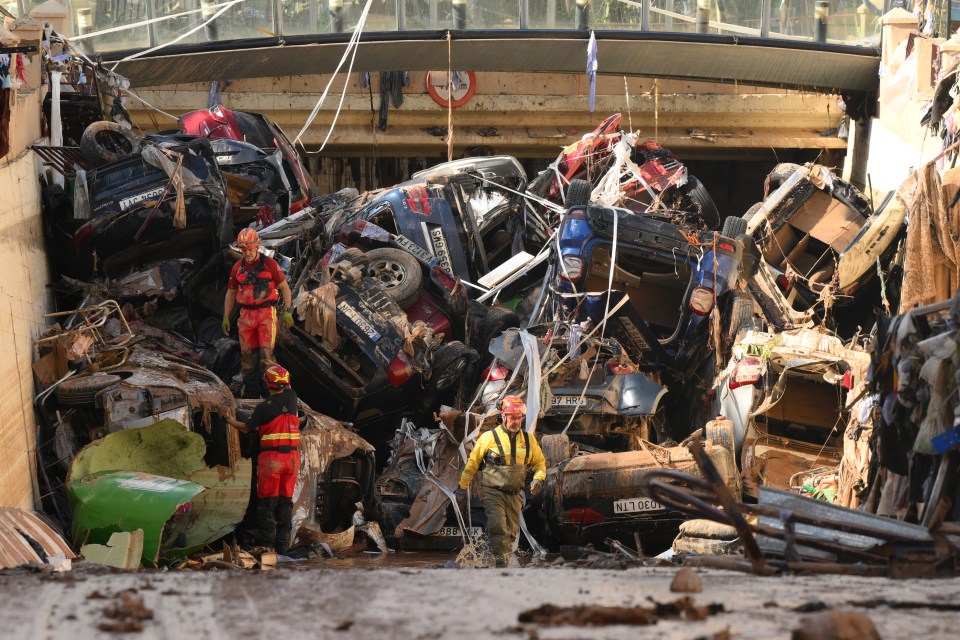 Members of the fire brigade continue with the search and rescue mission