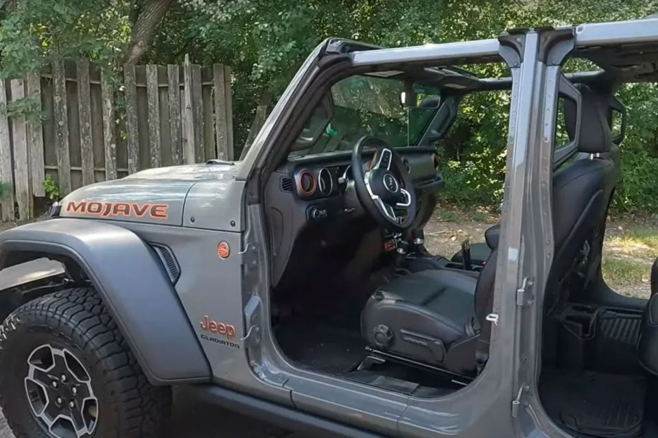 Jeeps can be driven doorless in the USA