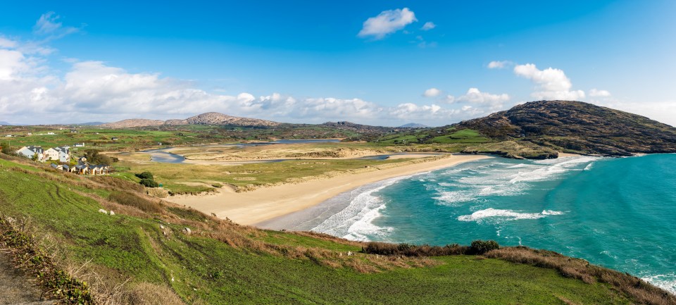 On the road to Mizen Head I enjoyed this panoramic view of the famous beach Barley Cove.