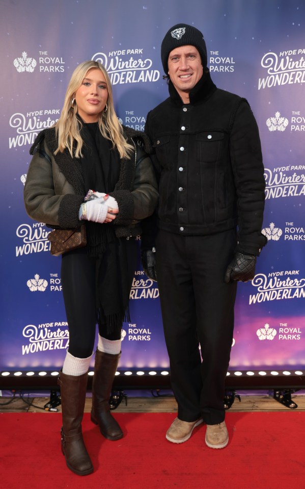 Vernon and his daughter Phoebe Elizabeth posed for a picture on the red carpet