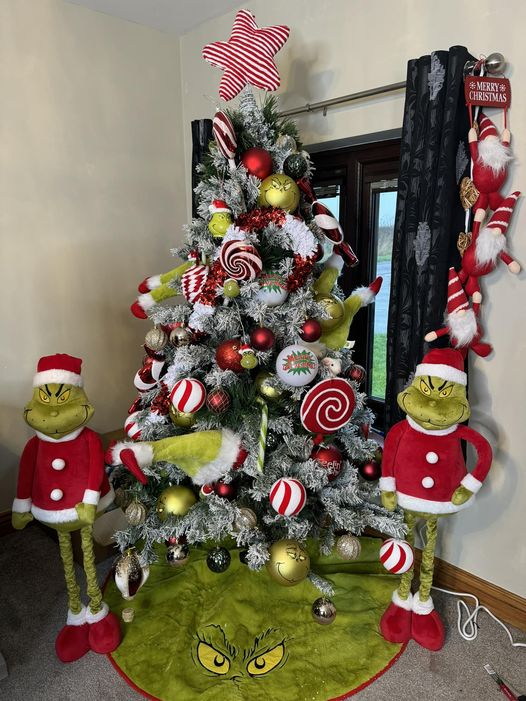 Simone Dawson divided opinions when she shared a photo of her Christmas tree, pictured, on Facebook